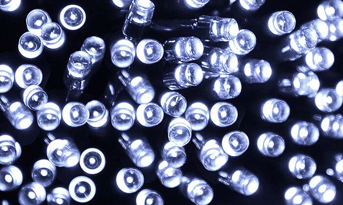 שרשרת תאורה סולארית בעלות 50 נורות LED באורך 4.5 מטר